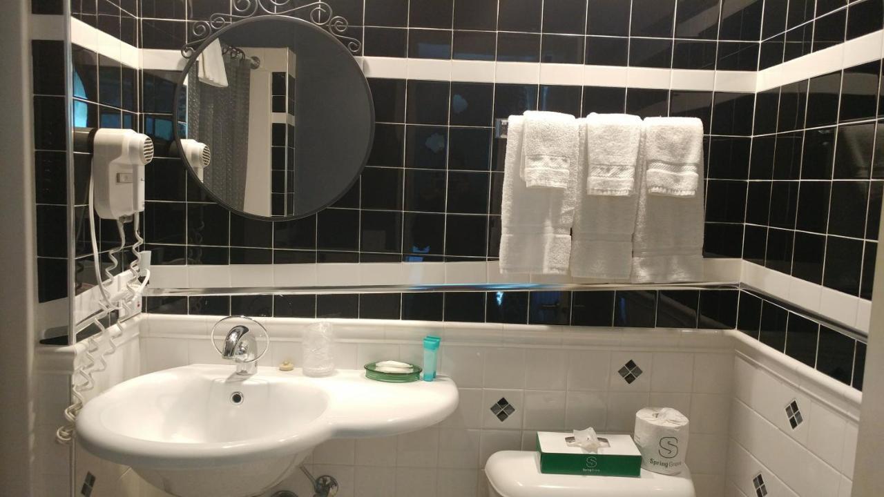 Motel 57 스터전 베이 외부 사진